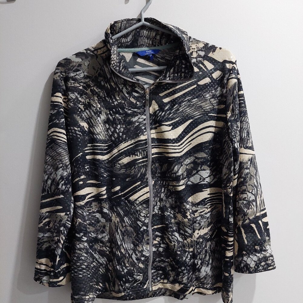 Tabi Full-zip Simply Classic Jacket with an abstract/animal print pattern Sz M